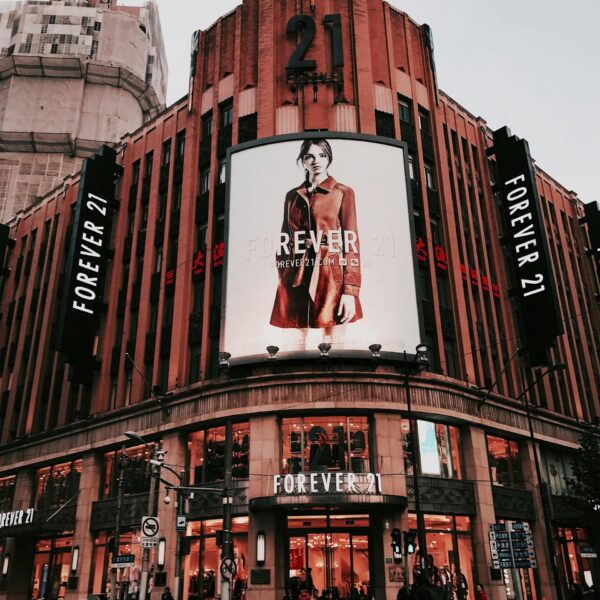 Why Billboard Advertising Still Works in 2025