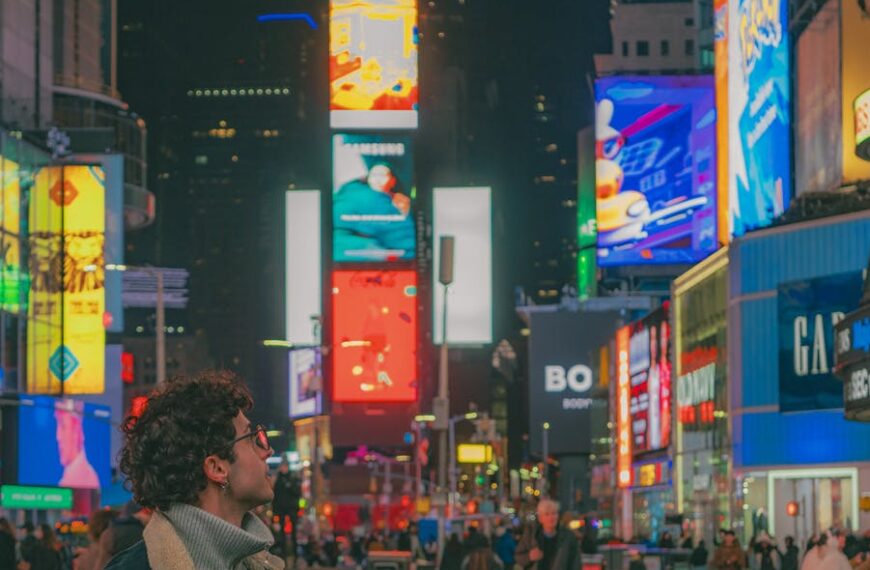 The Power of Billboard Advertising: Why People Can’t Help but Look